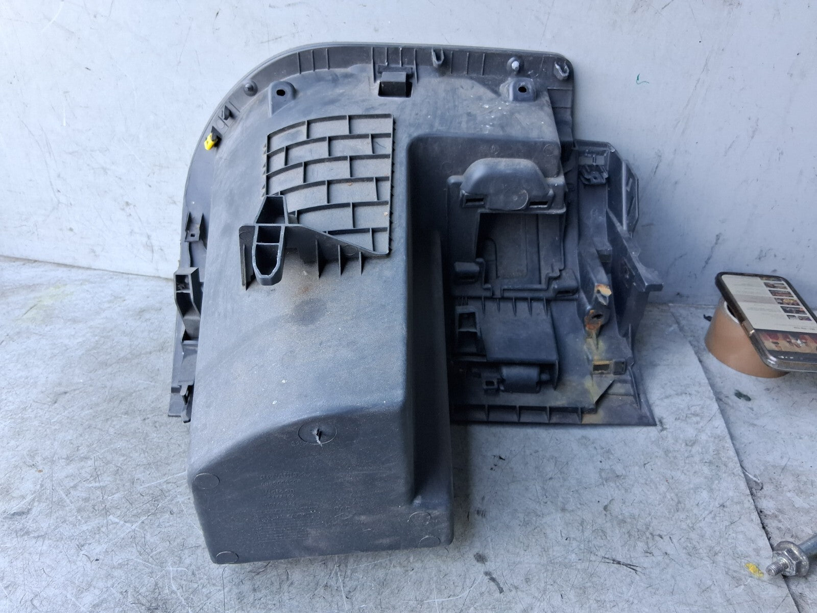 RENAULT CAPTUR 2014 GLOVE BOX FRONT STORAGE COMPARTMENT 685000850R