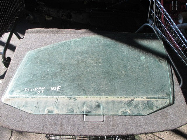 2008 VOLKSWAGEN TOURAN 1T MK1 NSF PASSENGER SIDE FRONT WINDOW GLASS