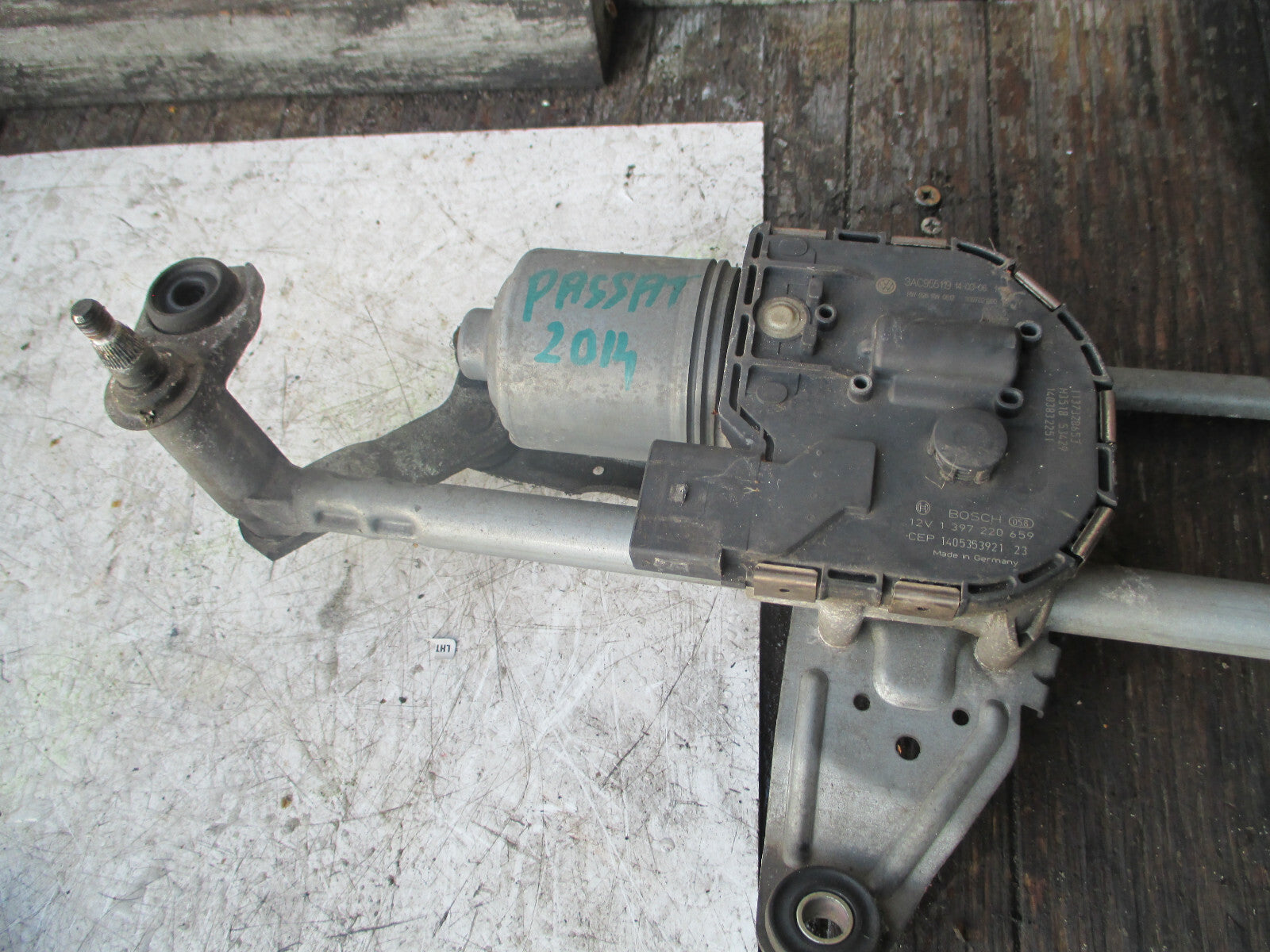 VW VOLKSWAGEN PASSAT 2014 B7 FRONT WINDSCREEN WIPER MOTOR LINAKGES 3AC955023