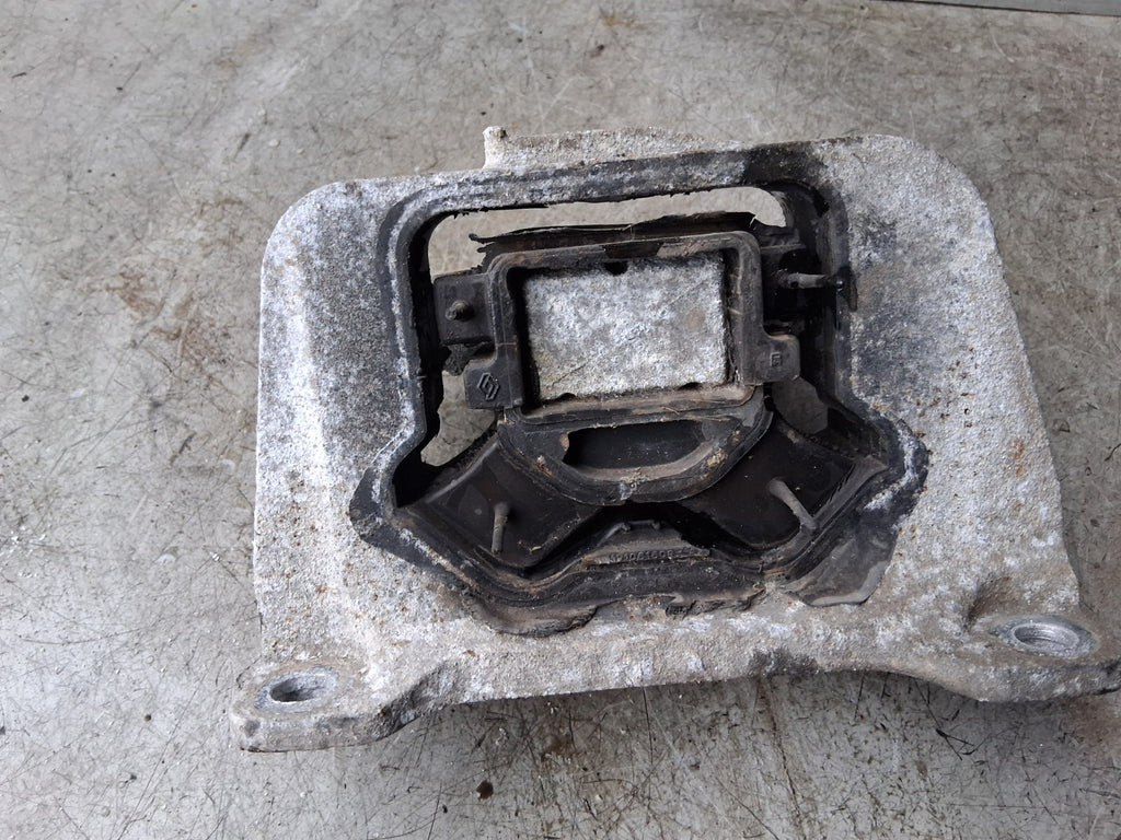 2020 RENAULT MASTER MK3 OSF DRIVER SIDE FRONT RIGHT ENGINE MOUNT 112108180R