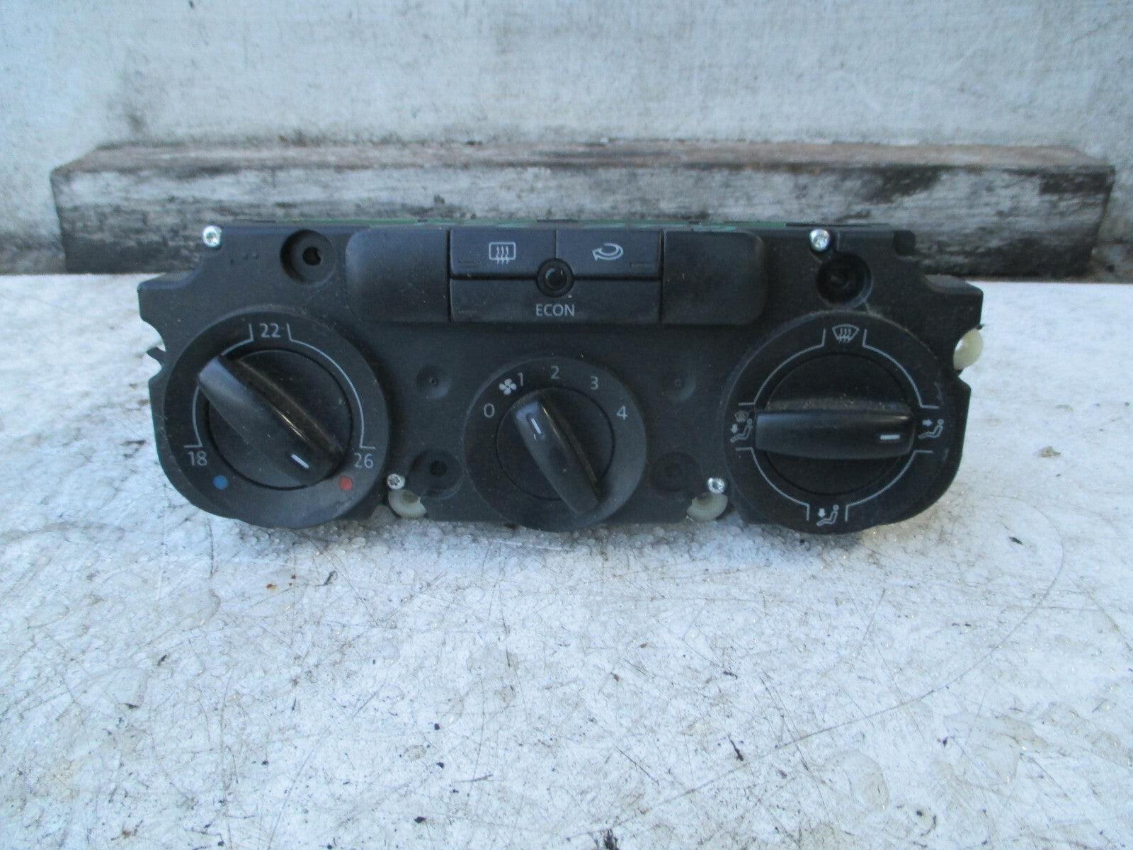 VOLKSWAGEN VW GOLF MK5 2005 AC AIR CON HEATER CONTROL PANEL