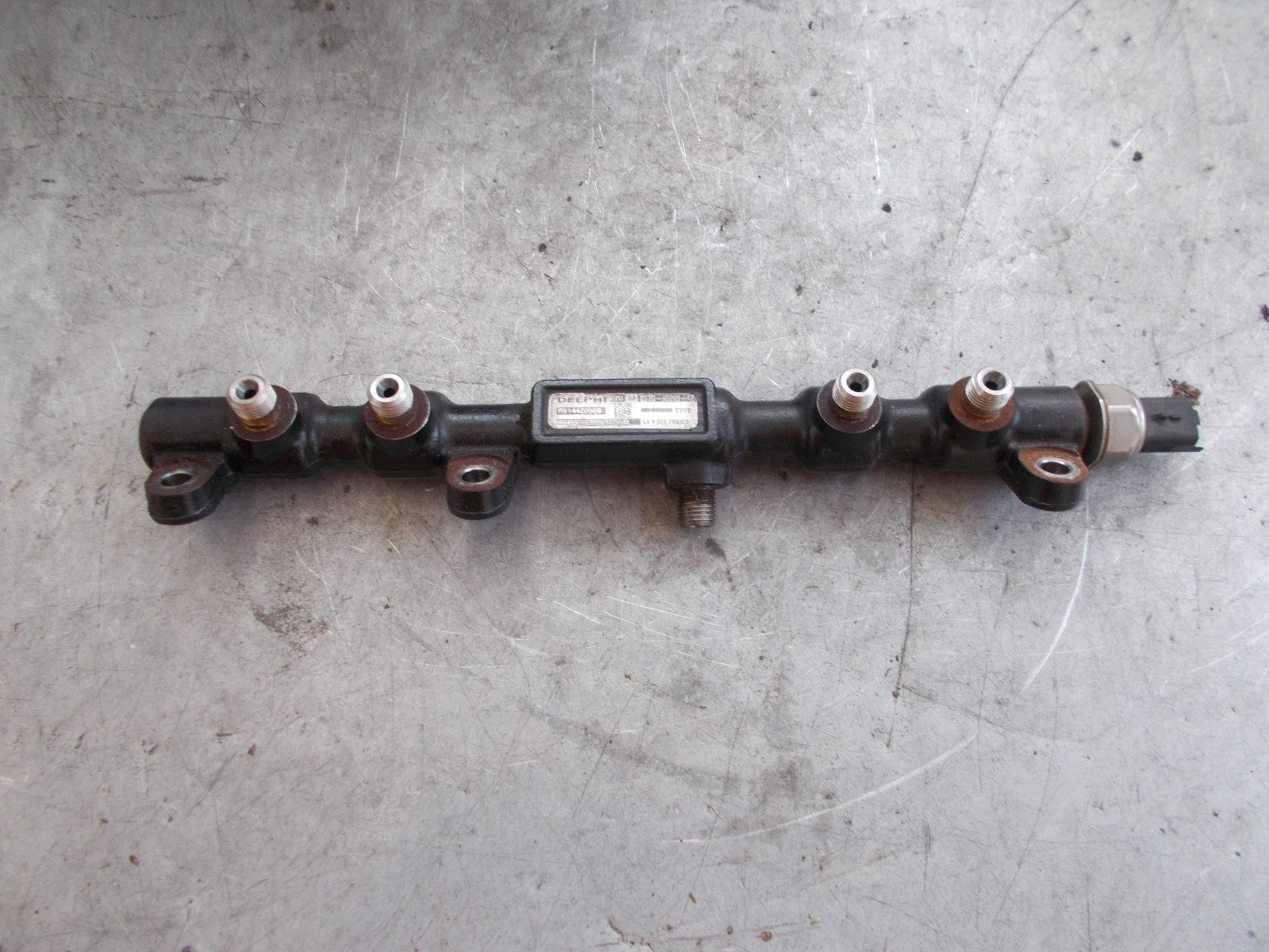 FORD MONDEO MK3 2000-2007 2.0 TDCi (FMBA) DIESEL FUEL INJECTOR RAIL 2S7Q9D280AE