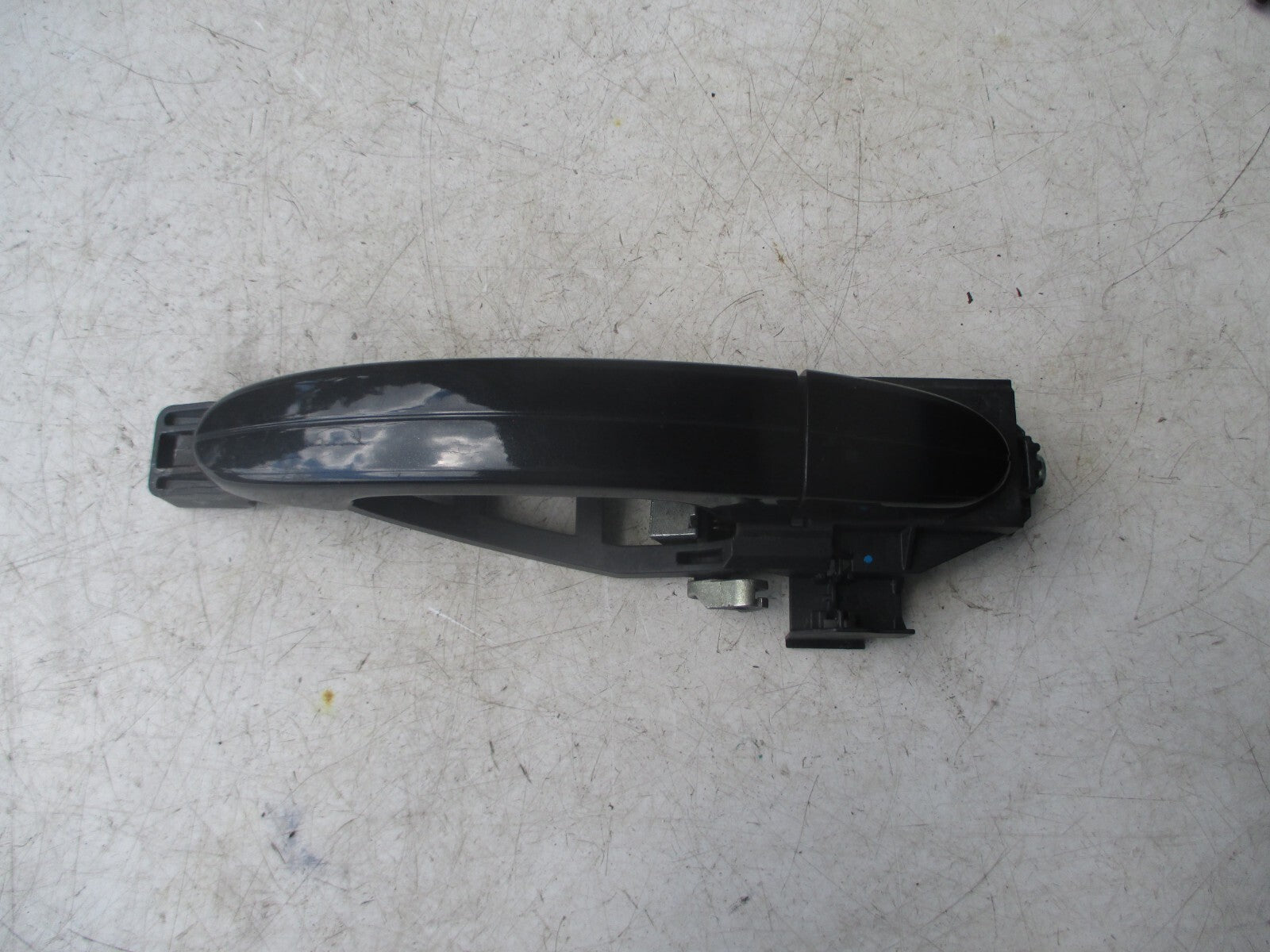 FORD MONDEO MK4 2010 NSF PASSENGER SIDE FRONT EXTERIOR DOOR HANDLE BRACKET BLACK