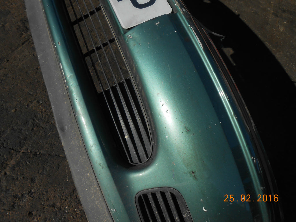 VAUXHALL VECTRA B 2001 FRONT BUMPER WITH GRILL GRILLES IN GREEN