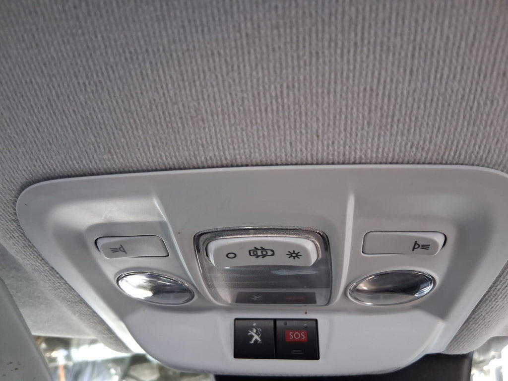 2019 PEUGEOT 208 MK1 FRONT INTERIOR ROOF READING COURTESY LIGHT