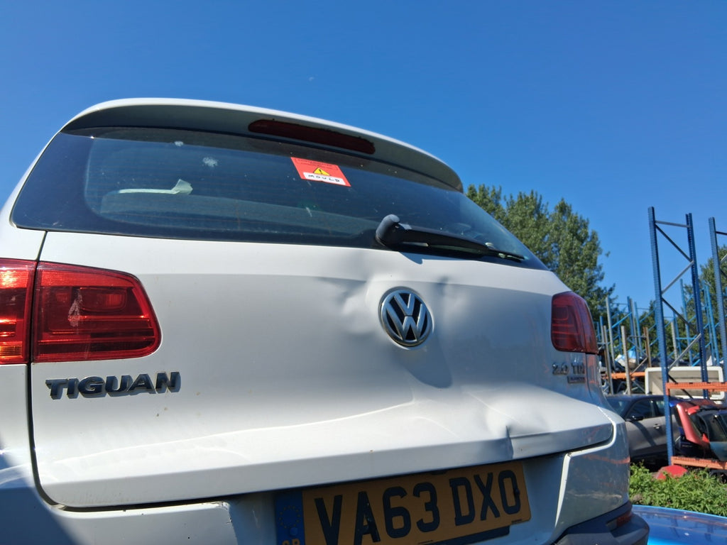 2013 VW VOLKSWAGEN TIGUAN FACELIFT REAR BARE TAILGATE BOOTLID PURE WHITE LC9A