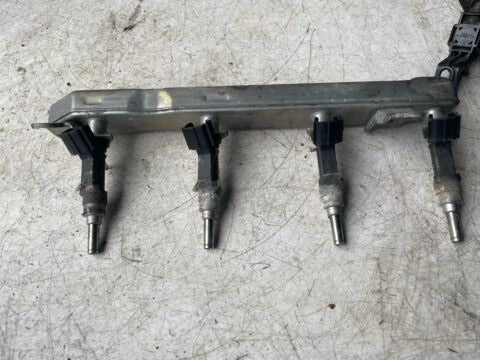2015 TOYOTA VERSO S 1.3 PETROL FUEL INJECTORS INJECTOR RAIL