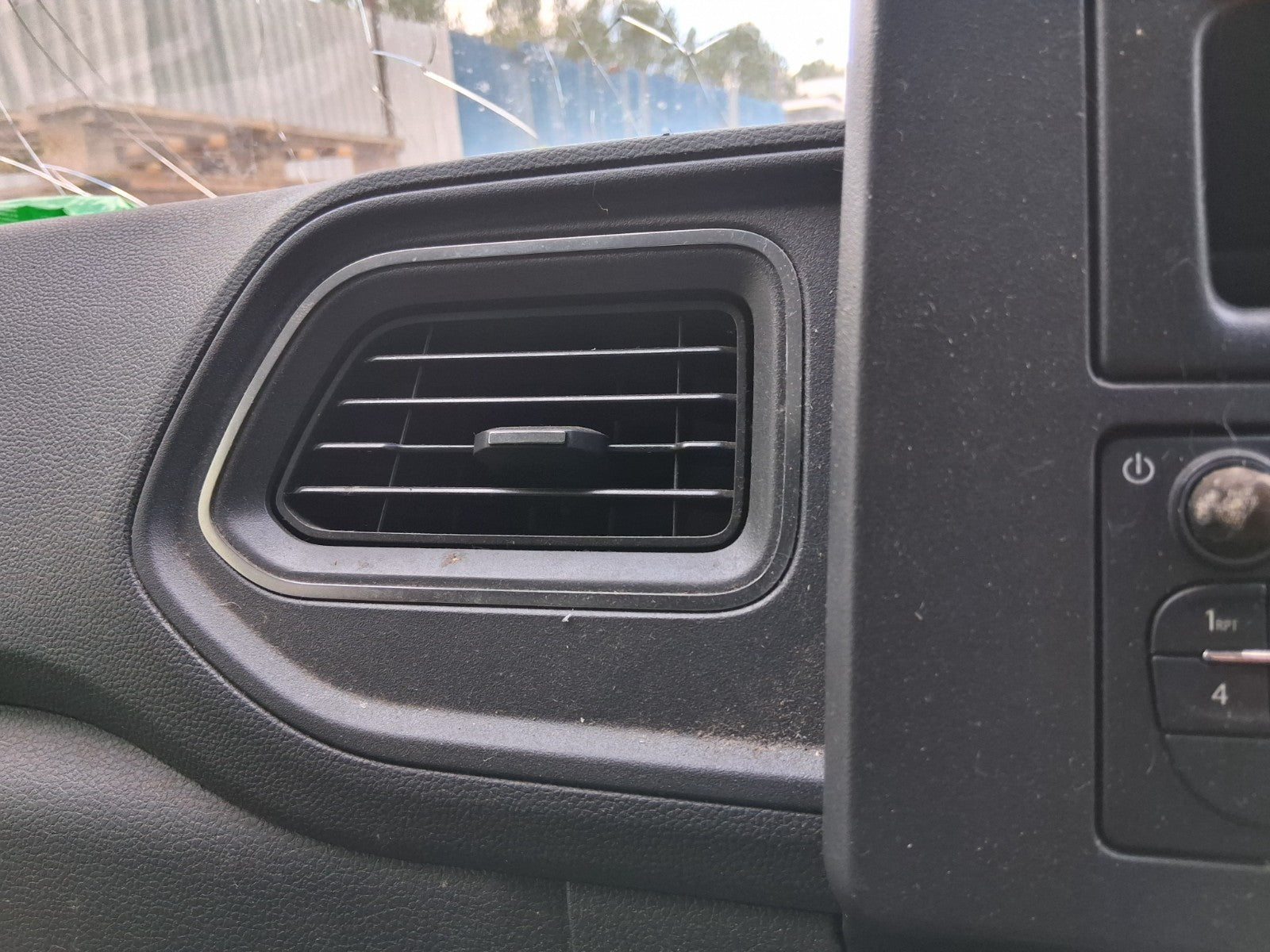 2024 RENAULT MASTER MK3 NS PASSENGER SIDE MIDDLE DASH AIR VENT