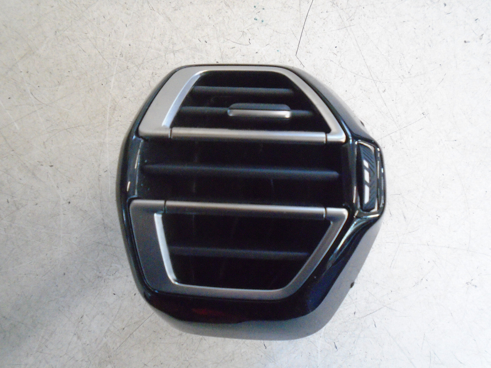 CITROEN C4 2020 NSF PASSENGER SIDE FRONT AIR VENT 9831805480