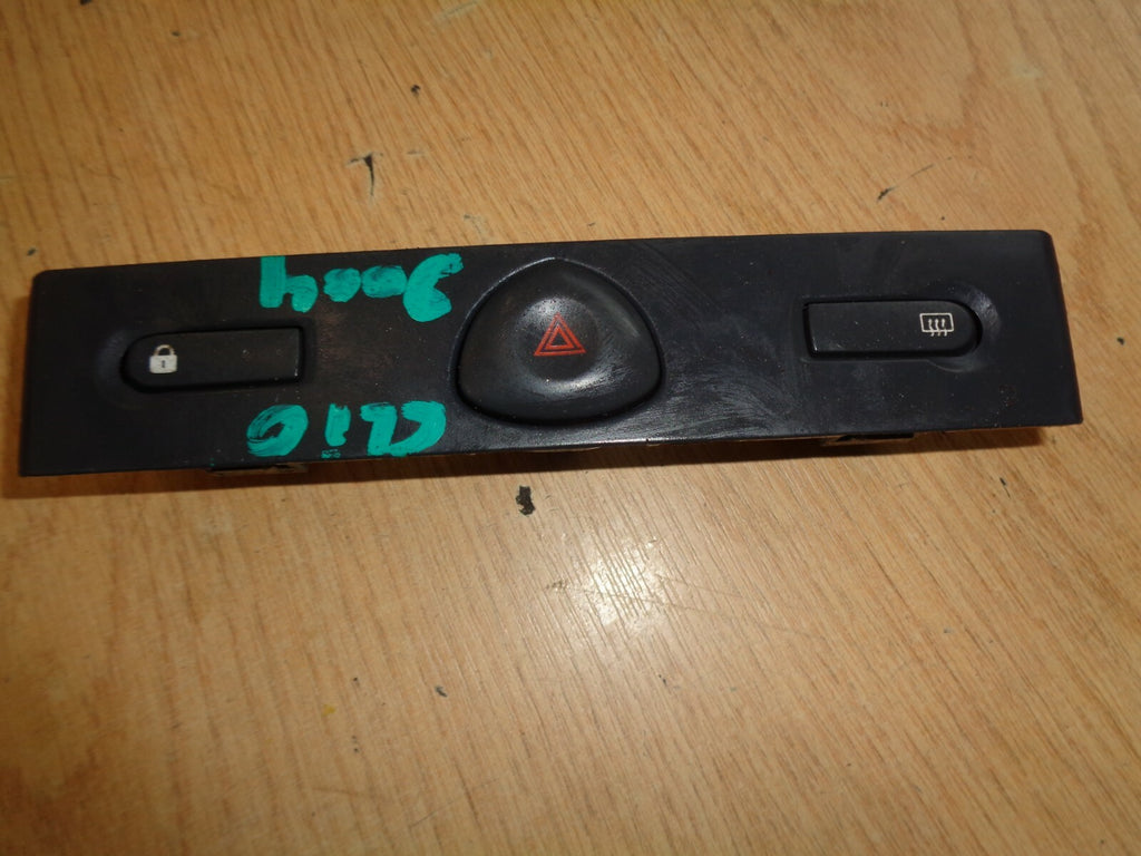 RENAULT CLIO MK2 2004 HAZARD WARNING DEMISTER SWITCH PANEL TRIM