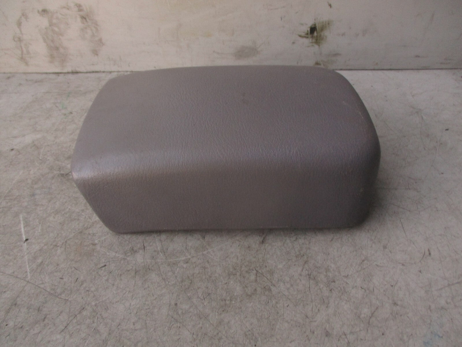 2002 NISSAN NAVARA D22 CENTRE CONSOLE ARMREST