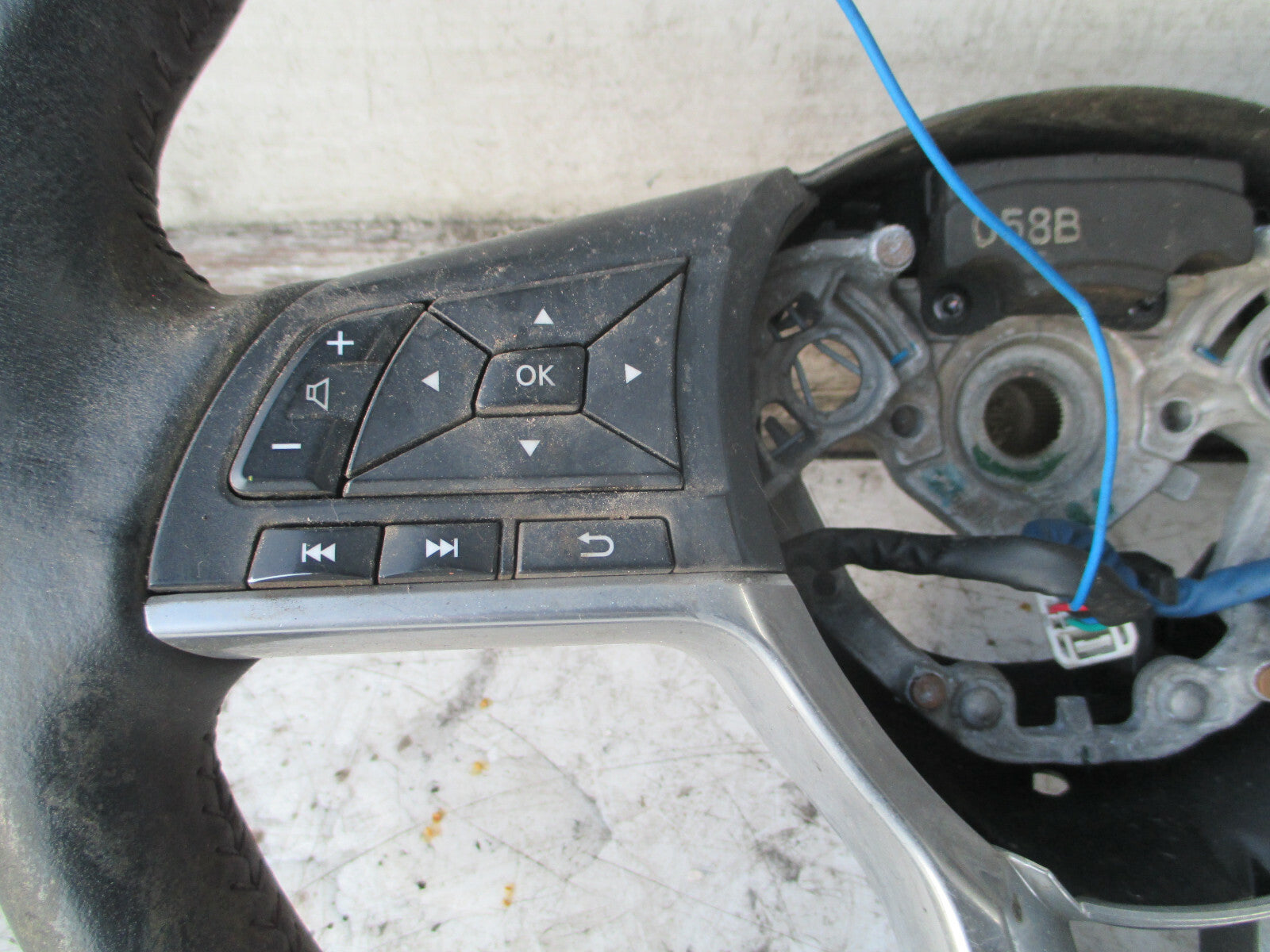 NISSAN QASHQAI J11 2018 FLAT BOTTOM MULTIFUNCTION STEERING WHEEL 48430HV05C