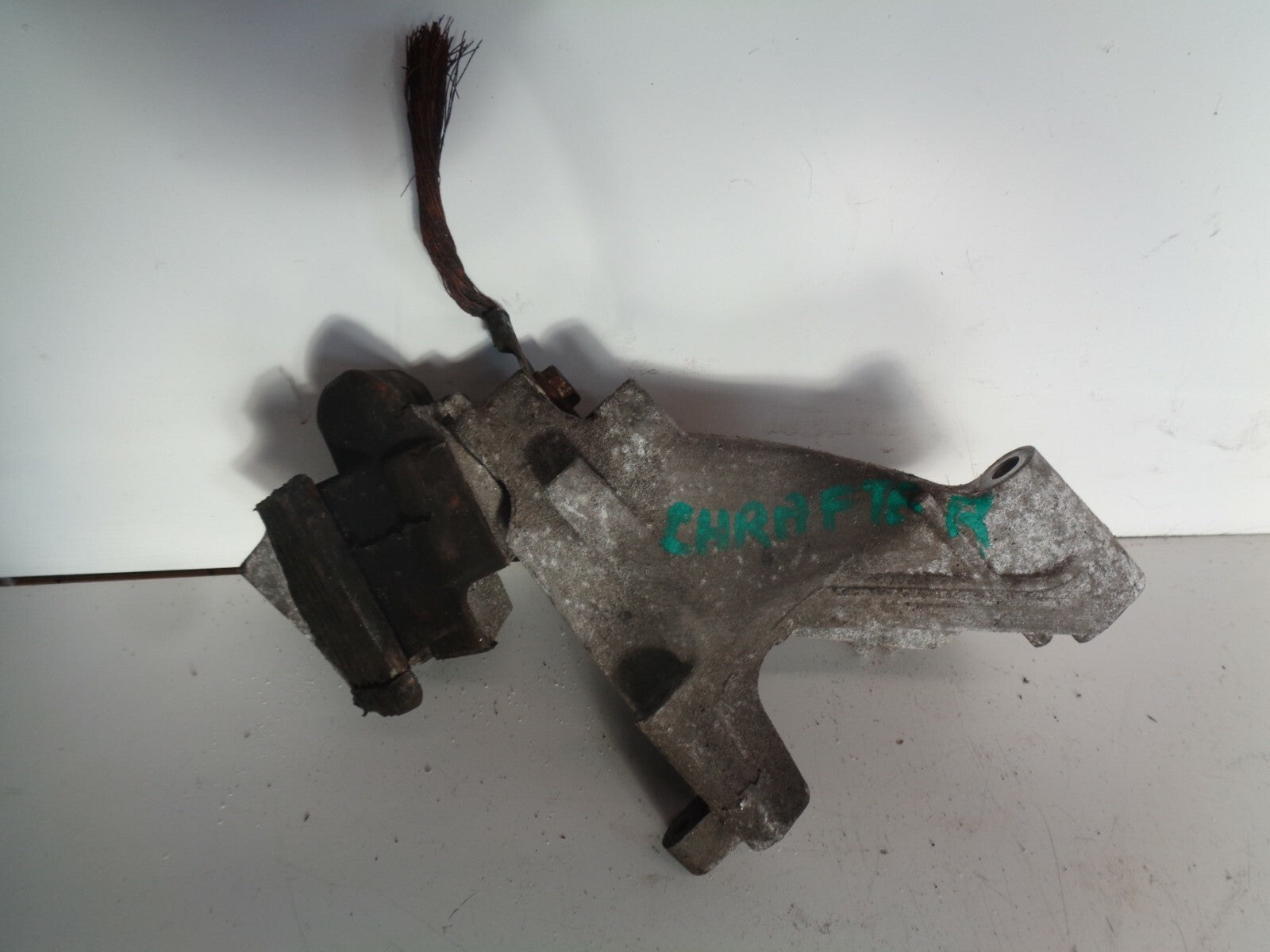 VW VOLKSWAGEN CRAFTER 2013 ENGINE MOUNT SUPPORT BRACKET 03L199307A