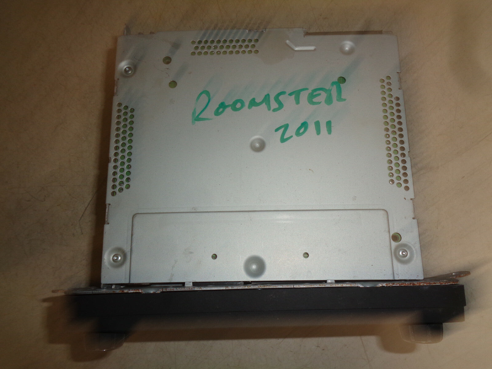 SKODA ROOMSTER 5J 2011 MK2 RADIO CD PLAYER STEREO HEAD UNIT 5J0035161C