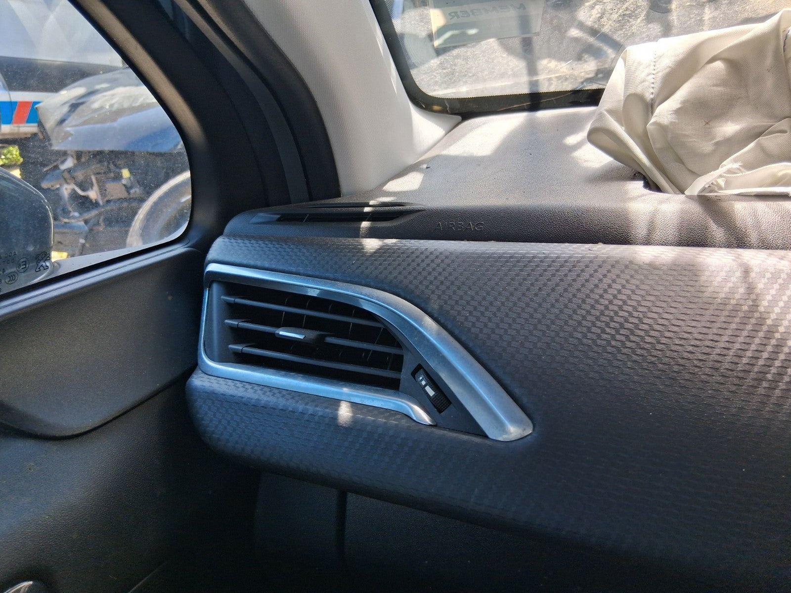 2019 PEUGEOT 208 MK1 NSF PASSENGER SIDE FRONT LEFT AIR VENT