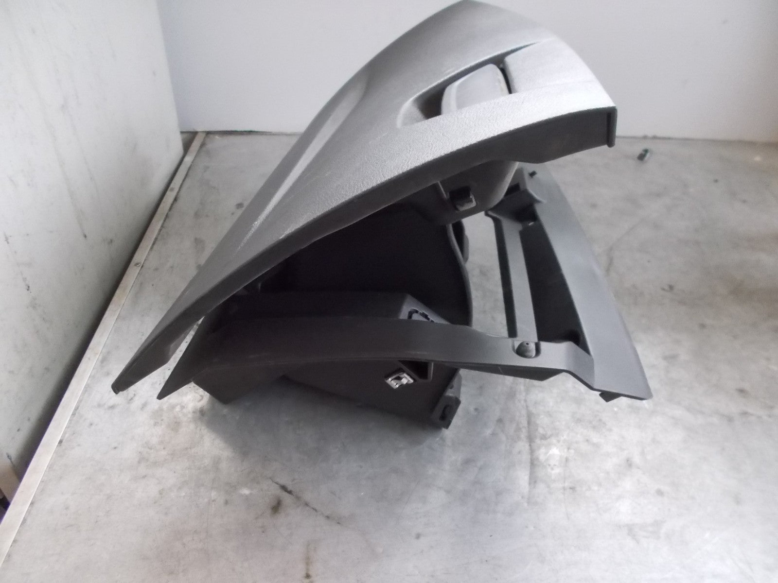 FORD FOCUS MK3 GLOVE BOX F1EBA06044