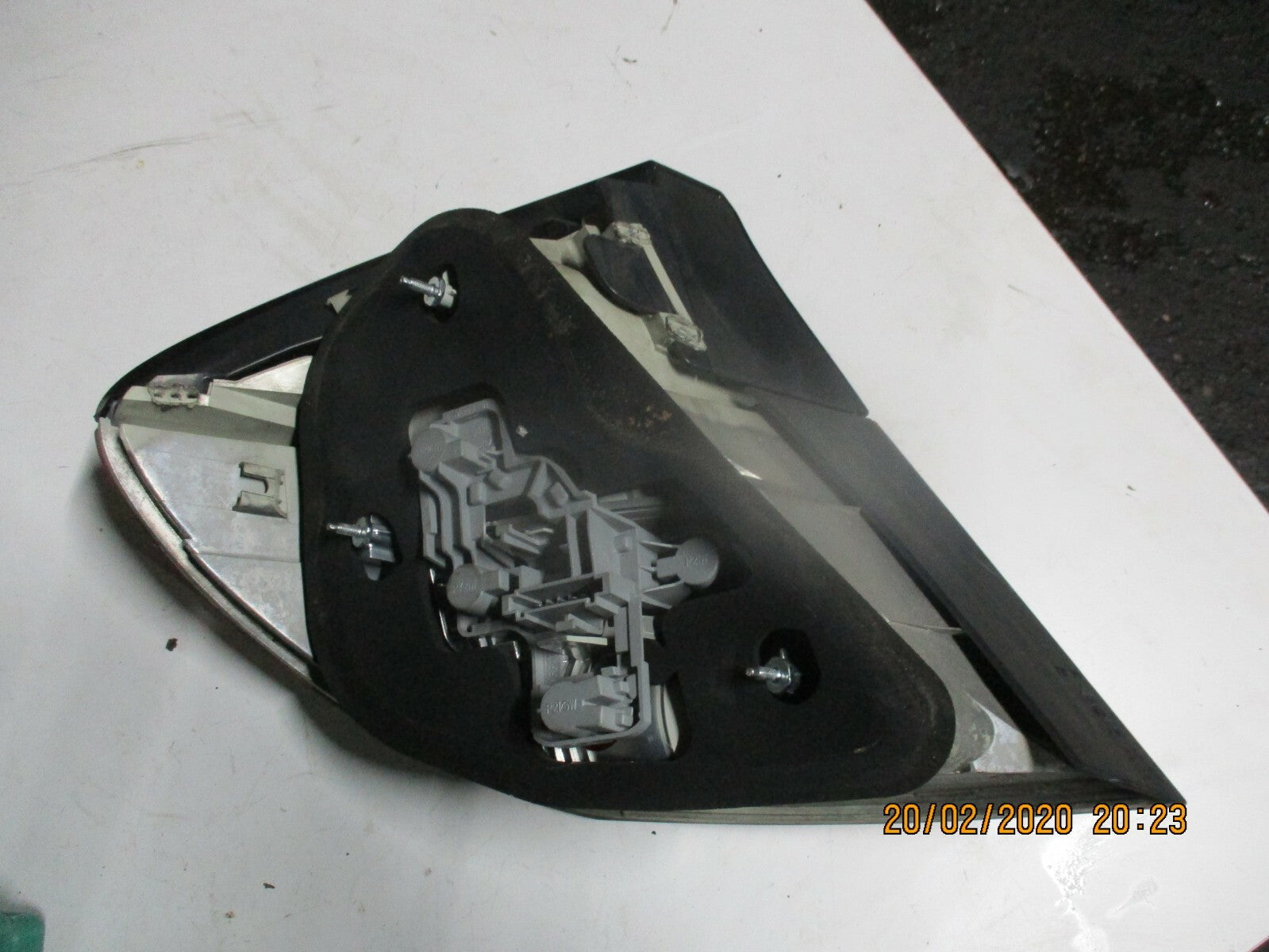 MERCEDES CLC CLASS CL203 2010 OSR DRIVER SIDE REAR BRAKE TAIL LIGHT A2038205264K
