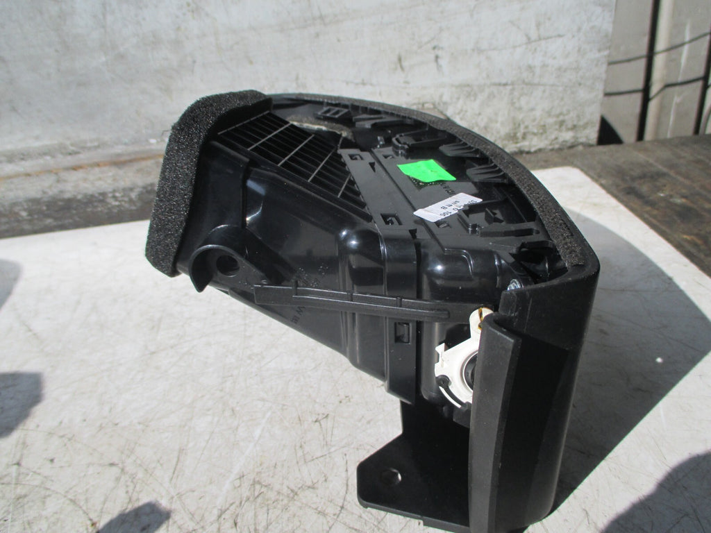 HYUNDAI I30 OSF DRIVER SIDE FRONT AIR VENT 974902R000