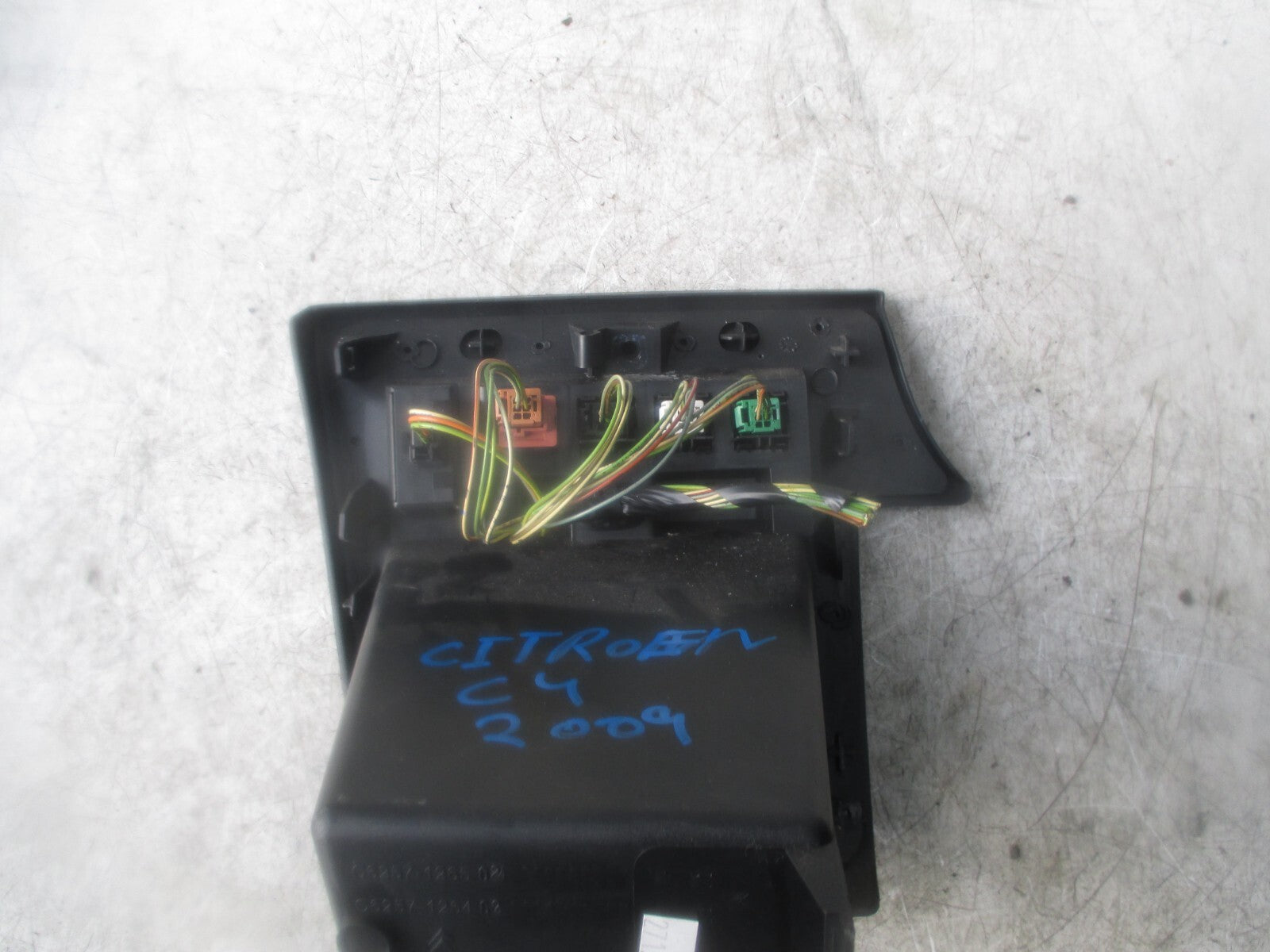 2009 CITROEN C4 FRONT DRIVER DASHBOARD TRIM COIN TRAY STORAGE AND LIGHT SETTING