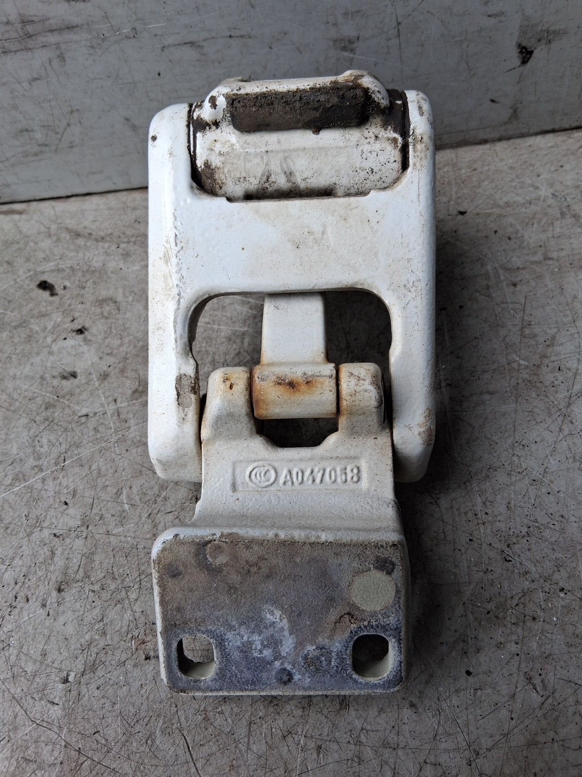 MERCEDES BENZ SPRINTER 2022 W907 NSR PASSENGER REAR DOOR HINGE PAIR A9107408900