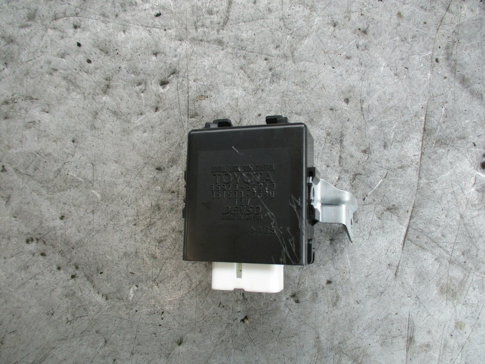 LEXUS IS MK1 99-05 CENTRAL DOOR LOCK CONTROL MODULE ECU 8597053010