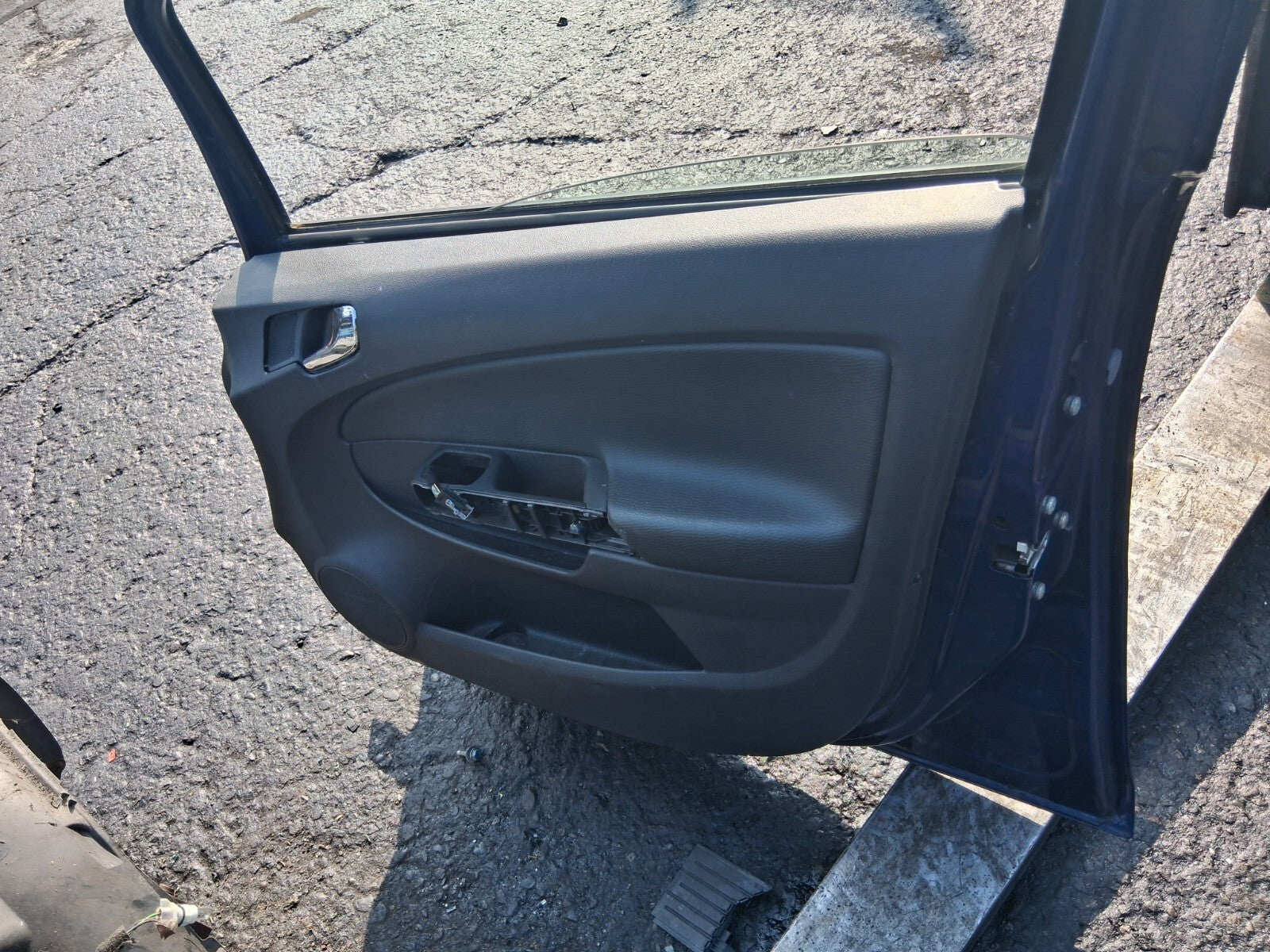 2008 VAUXHALL CORSA D 5 DOOR OSF DRIVER SIDE FRONT COMPLETE DOOR BLUE