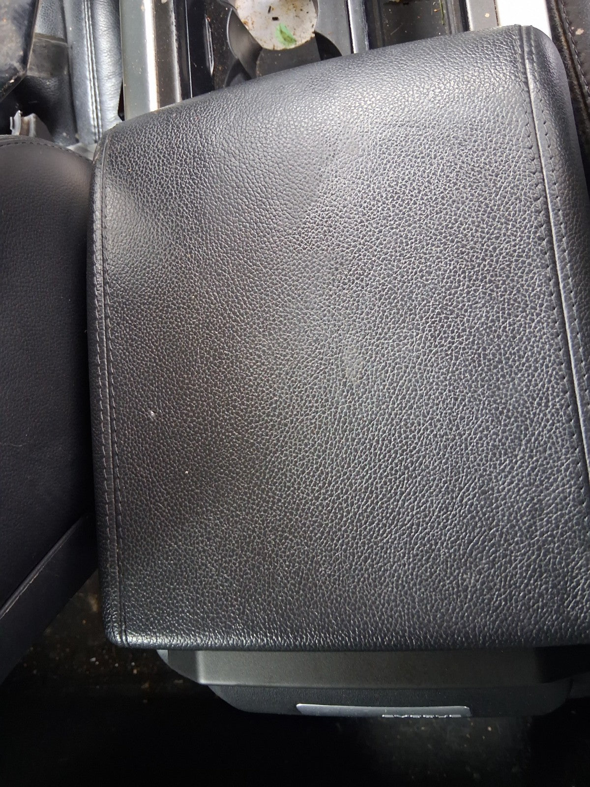 2015 RANGE ROVER EVOQUE L538 CENTER CONSOLE LEATHER ARM REST