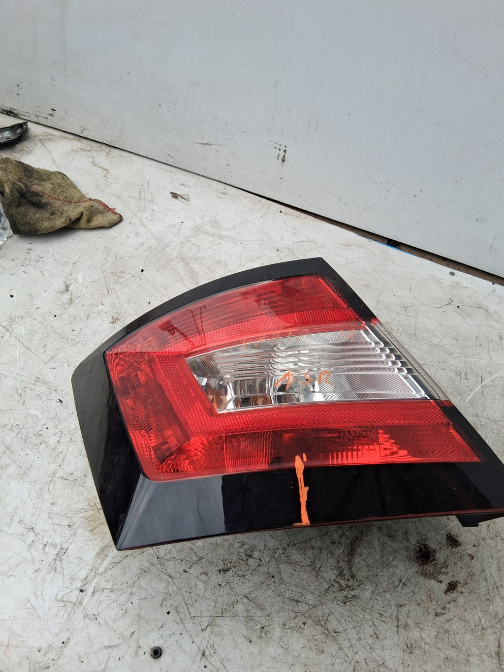 2019 SKODA FABIA BOOT TAILLIGHT NSR PASSENGER SIDE REAR 6V6945257