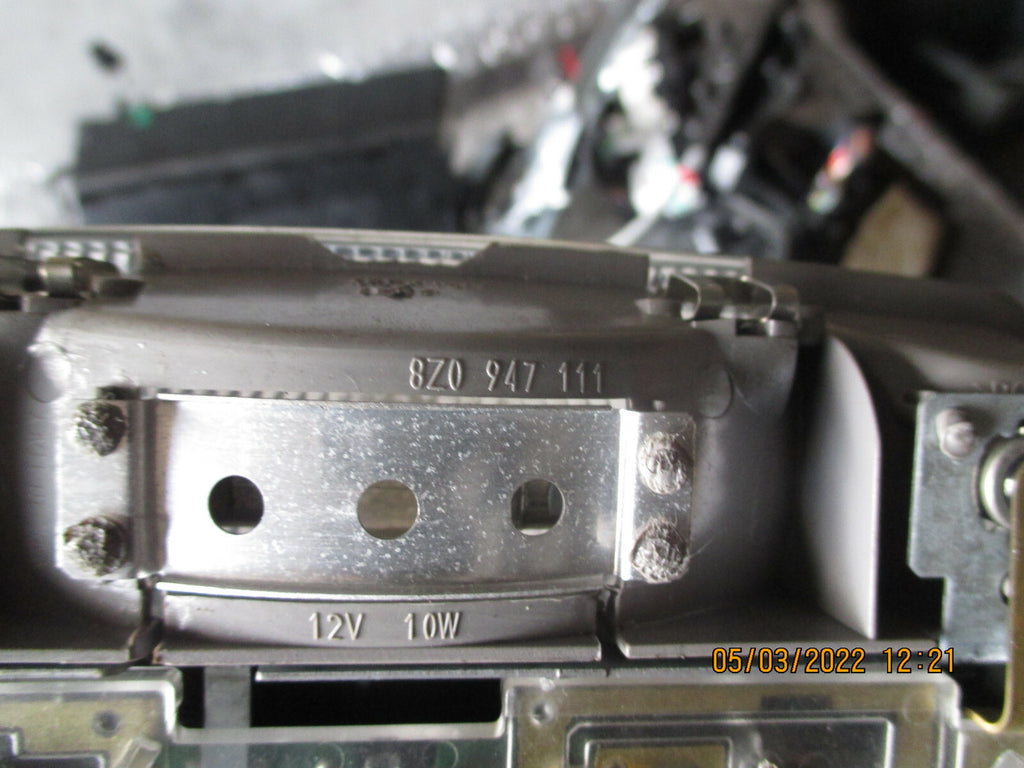 AUDI A2 2004 INTERIOR ROOF READING LIGHT 8Z0947111