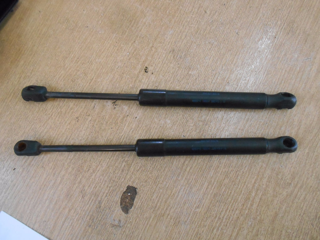 AUDI A6 4B SALOON 2003 BOOTLID BOOT HATCH STRUTS DAMPERS LIFTERS 4B5827552G