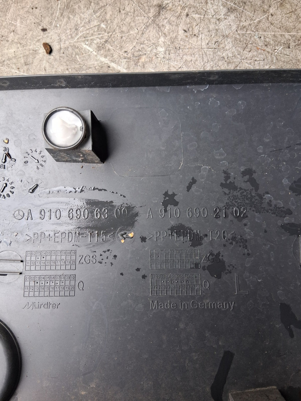 2023 MERCEDES SPRINTER SIDE REAR MOULDING TRIM A9106906300