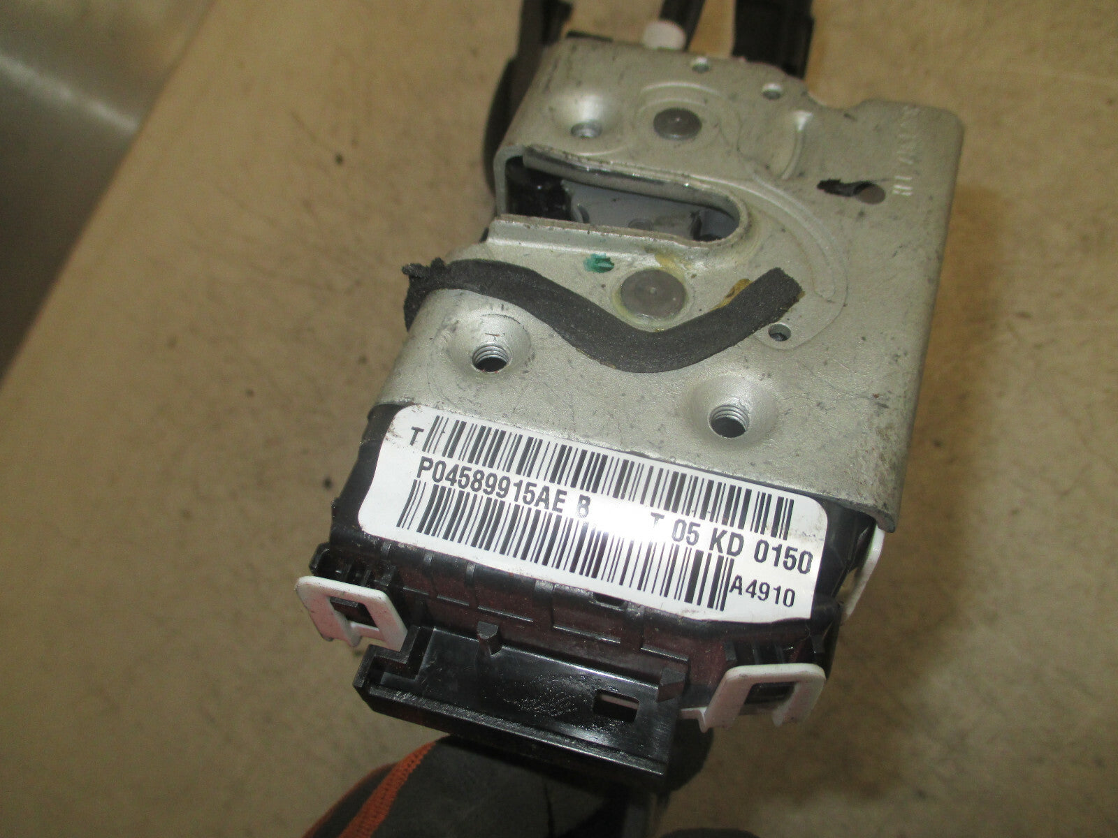 JEEP COMPASS MK2 2020 NSR PASSENGER SIDE REAR DOOR LOCK & HANDLE BRACKET