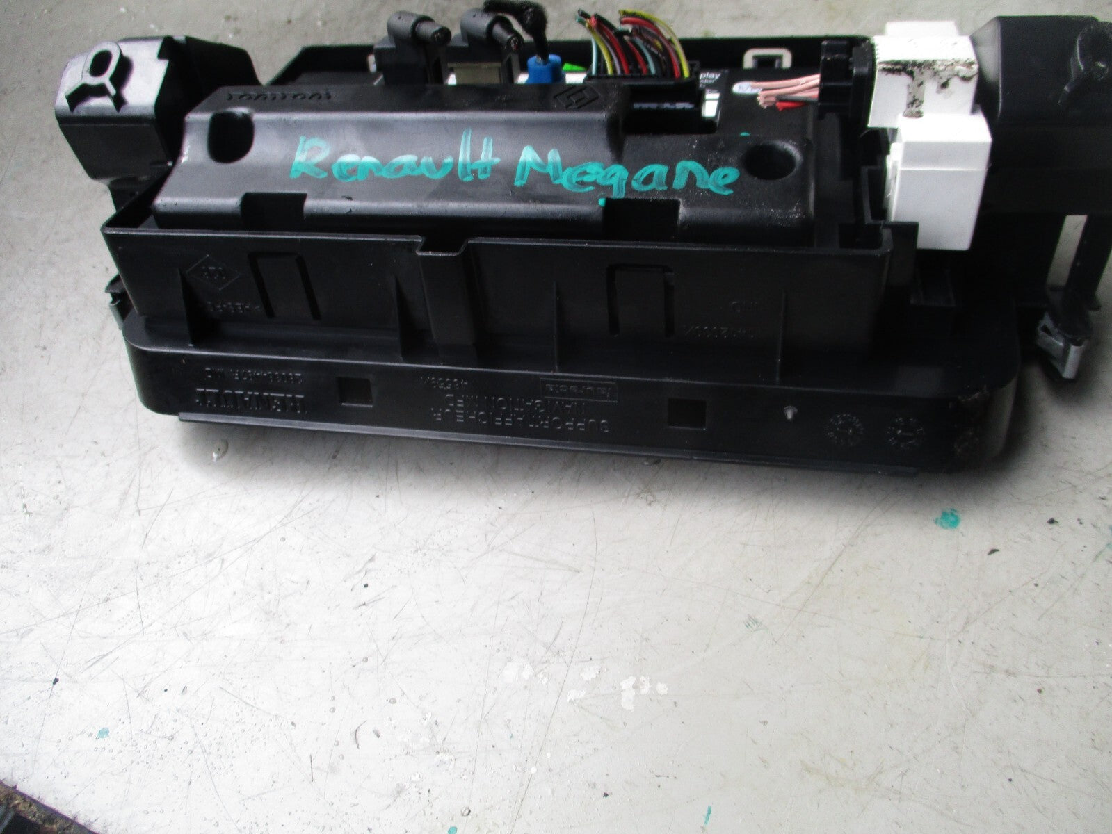 2014 RENAULT MEGANE DISPLAY SCREEN 0355-14-9666