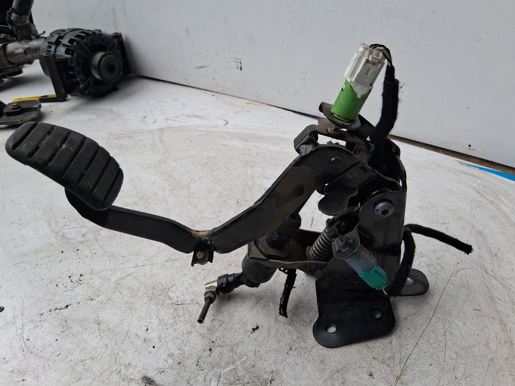 2020 RENAULT KANGOO MK2 CLUTCH PEDAL 8200508356