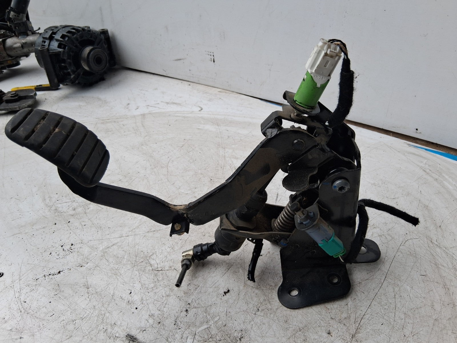 2020 RENAULT KANGOO MK2 CLUTCH PEDAL 8200508356