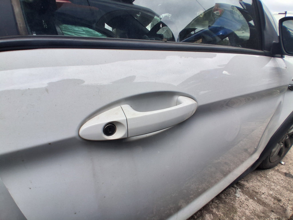 2018 FORD KA + PLUS MK3 HATCHBACK OSF DRIVER SIDE FRONT DOOR HANDLE WHITE