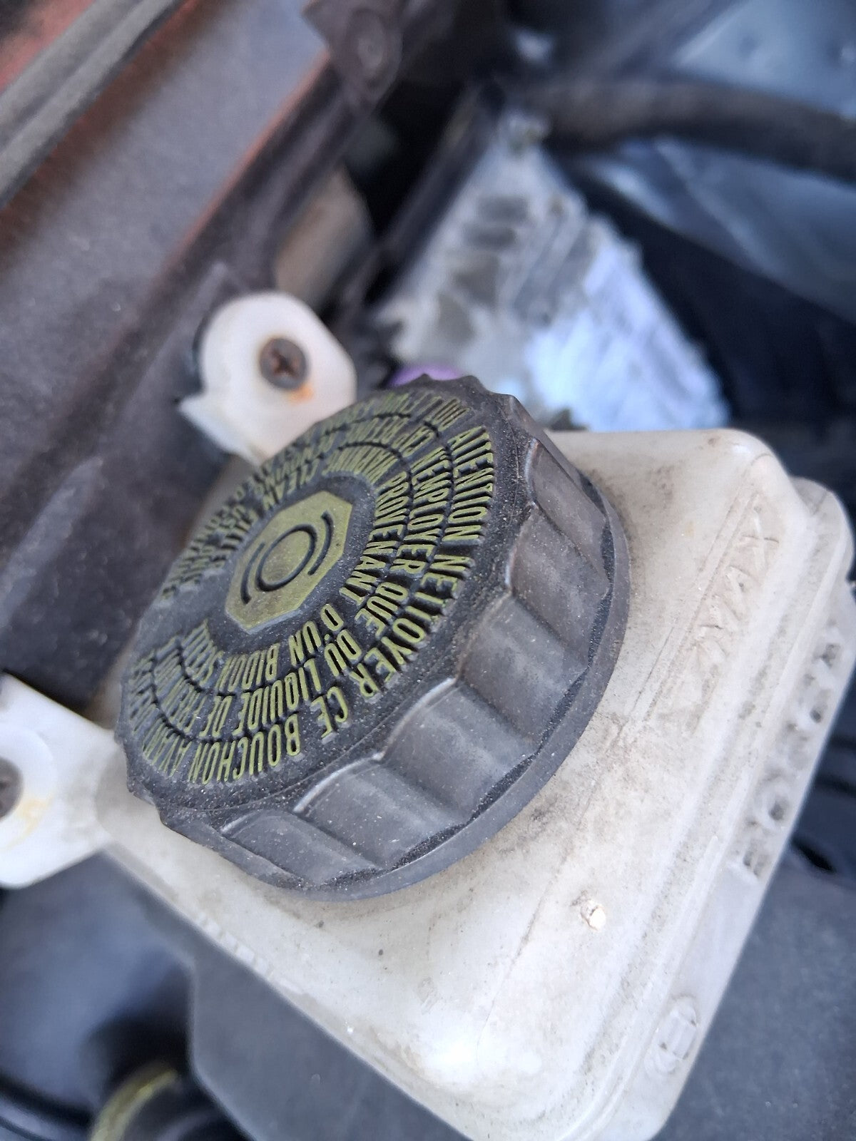 2006 PEUGEOT 307 1.5 PETROL BRAKE FLUID RESERVOIR BOTTLE TANK