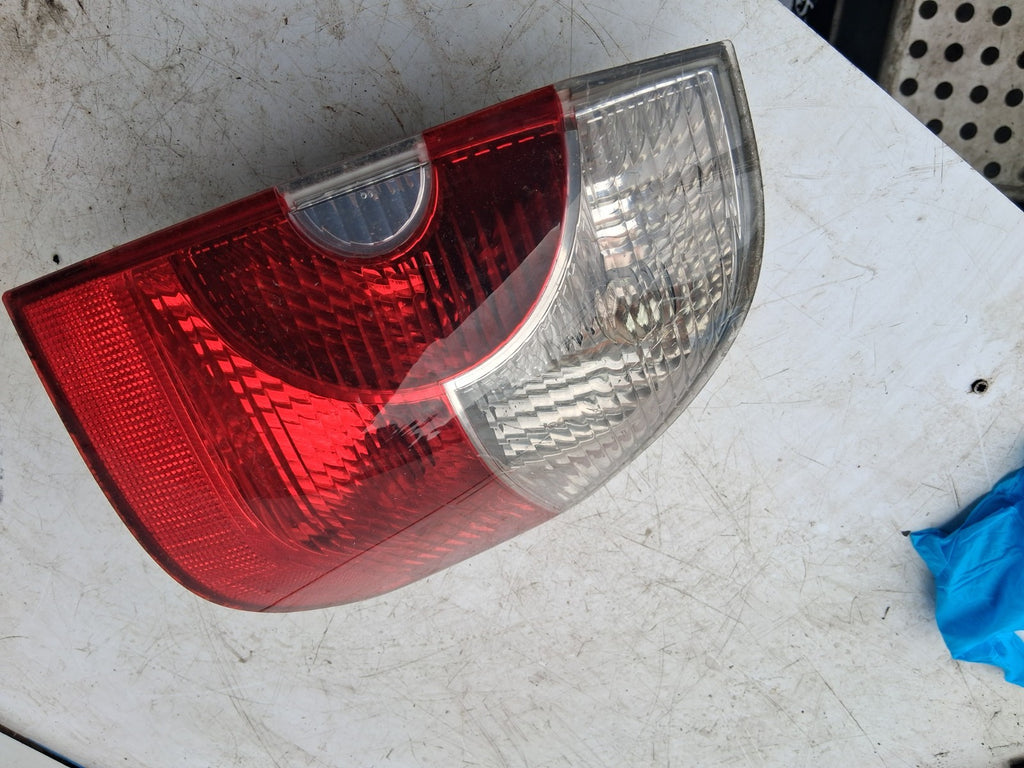 2004 BMW X3 E83 OSR DRIVER SIDE REAR TAIL LIGHT LAMP 3414400