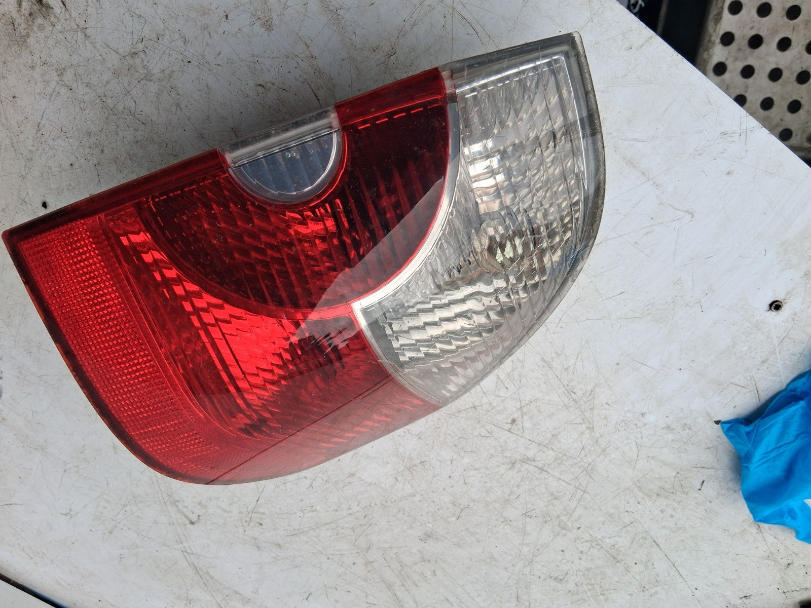 2004 BMW X3 E83 OSR DRIVER SIDE REAR TAIL LIGHT LAMP 3414400