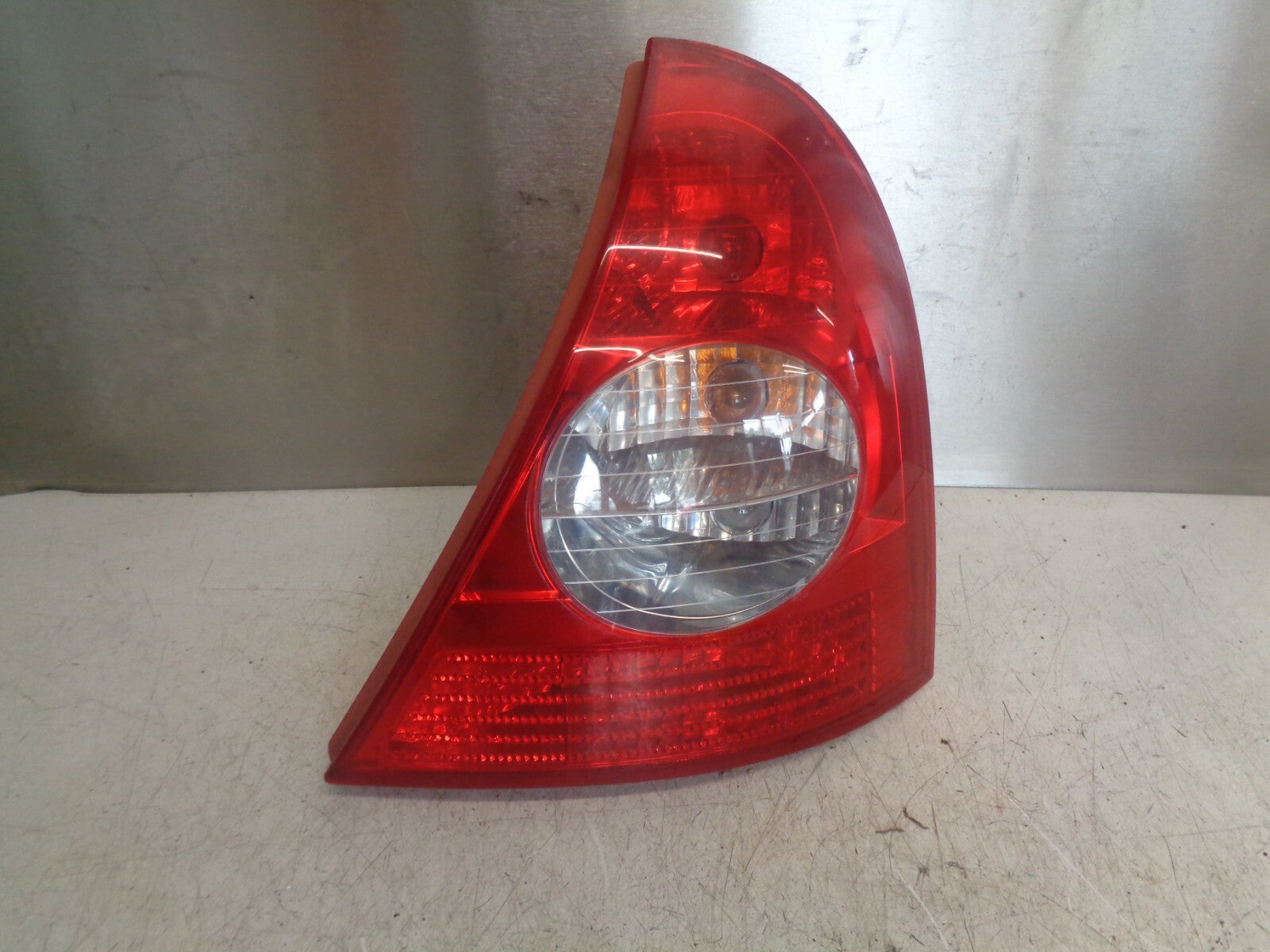 RENAULT CLIO 2005 FACELIFT OSR DRIVER SIDE REAR LIGHT TAIL LIGHT