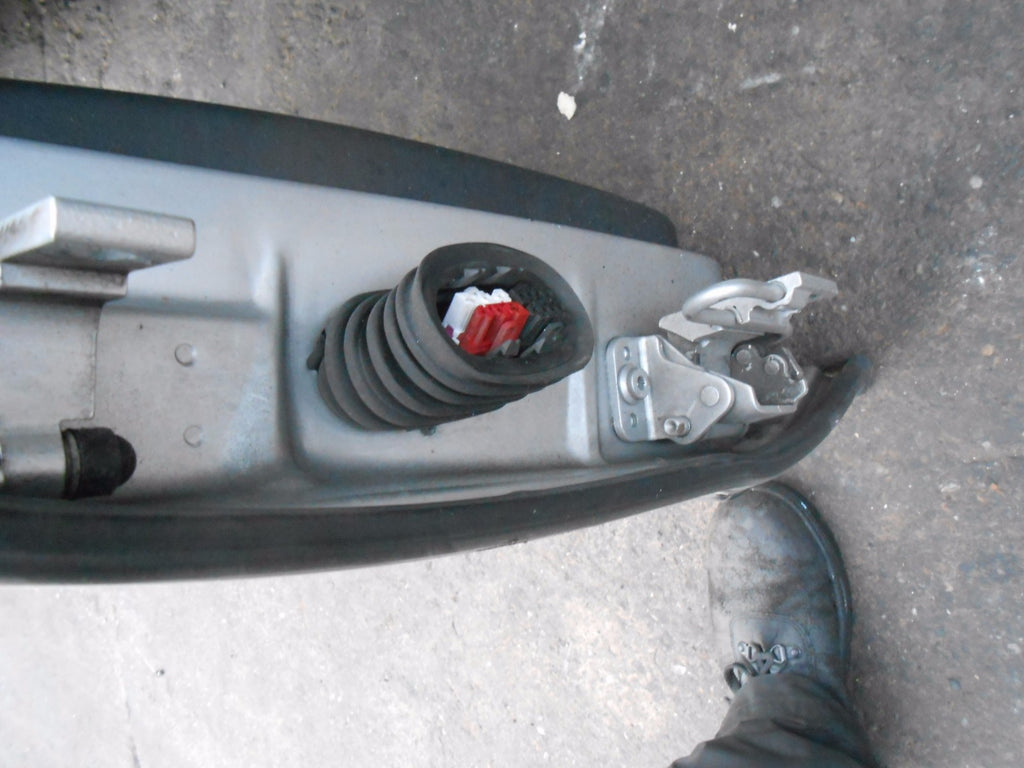 2001 - 2008 SKODA SUPERB B5 3U SALOON OSR DRIVER SIDE REAR DOOR COMPLETE SILVER