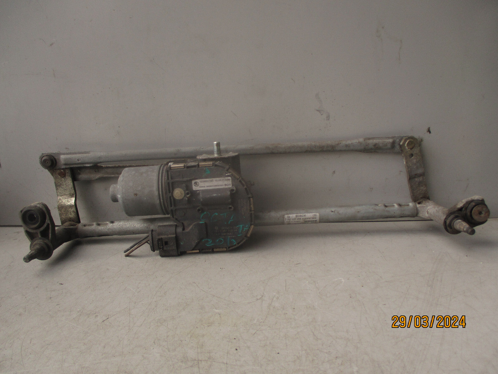 2010 SKODA OCTAVIA MK2 FRONT WIPER MOTOR WITH LINKAGE RACK 1Z2055119C 3397021266