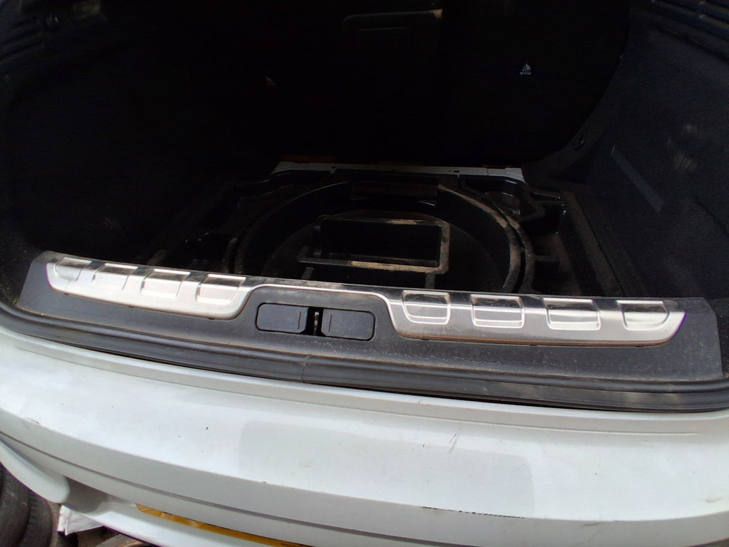 2023 DS AUTOMOBILES DS4 HATCHBACK REAR BOOT LANDING CHROME TRIM