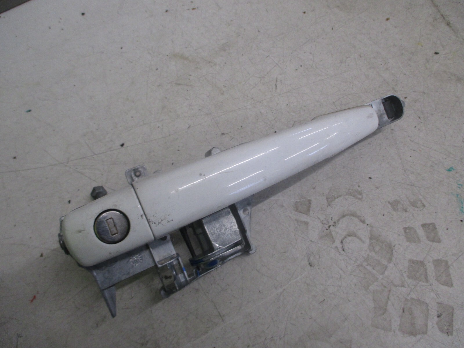 PEUGEOT 208 2018 OSF DRIVER SIDE FRONT EXTERIOR DOOR HANDLE BIANCA WHITE EWP
