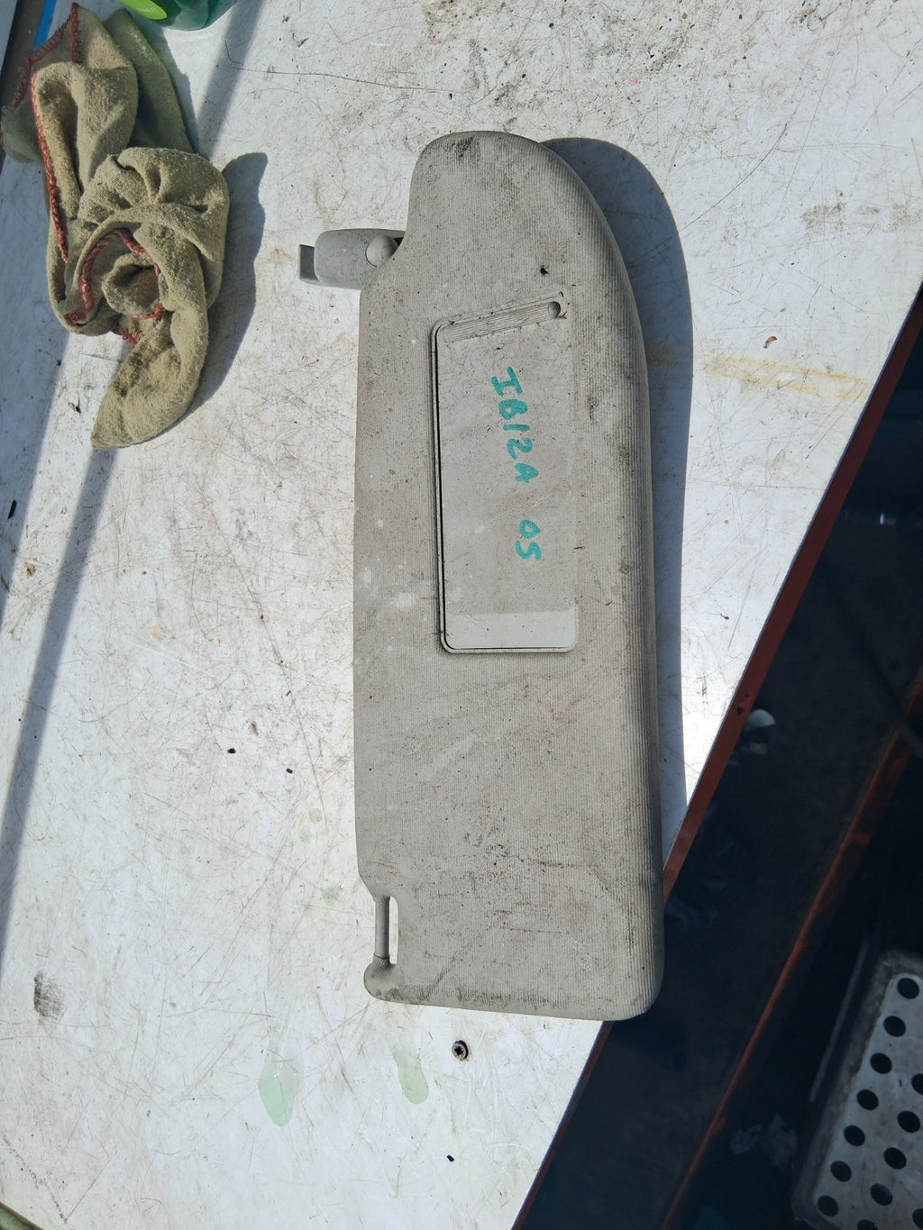 2002 SEAT IBIZA 6L MK3 OSF DRIVER SIDE FRONT RIGHT SUN VISOR SHADE