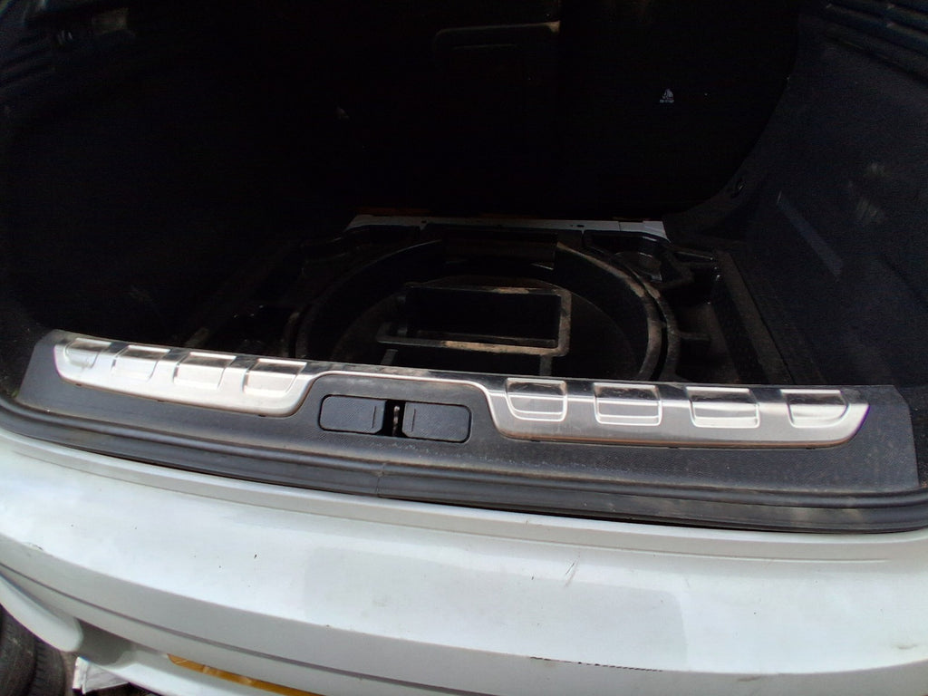 2023 DS AUTOMOBILES DS4 HATCHBACK REAR BOOT LANDING CHROME TRIM