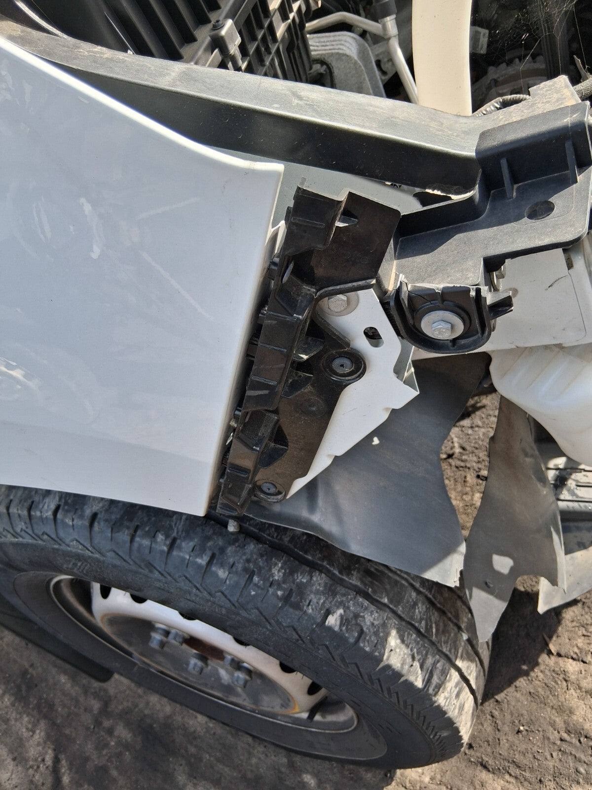2023 RENAULT MASTER MK3 OSF DRIVER SIDE FRONT BUMPER BRACKET