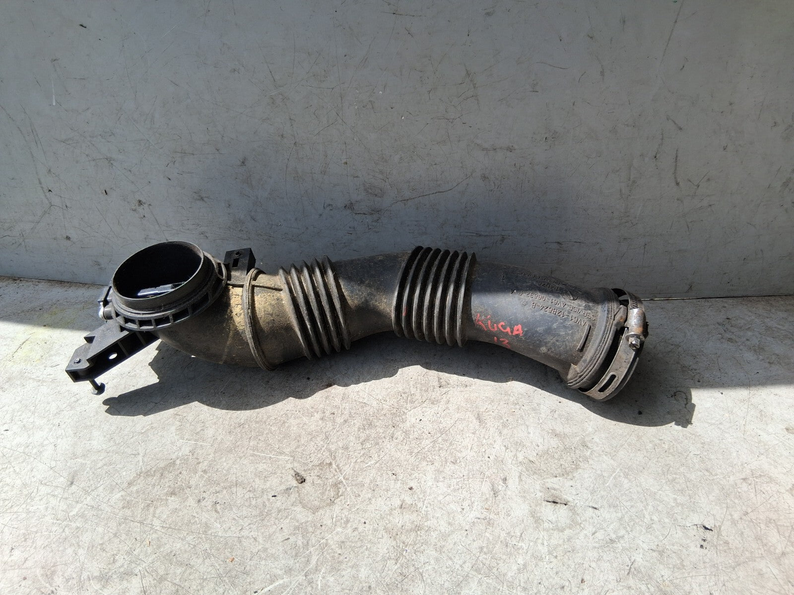 2013 FORD KUGA MK2 AIR INTAKE HOSE PIPE AV6112B624B
