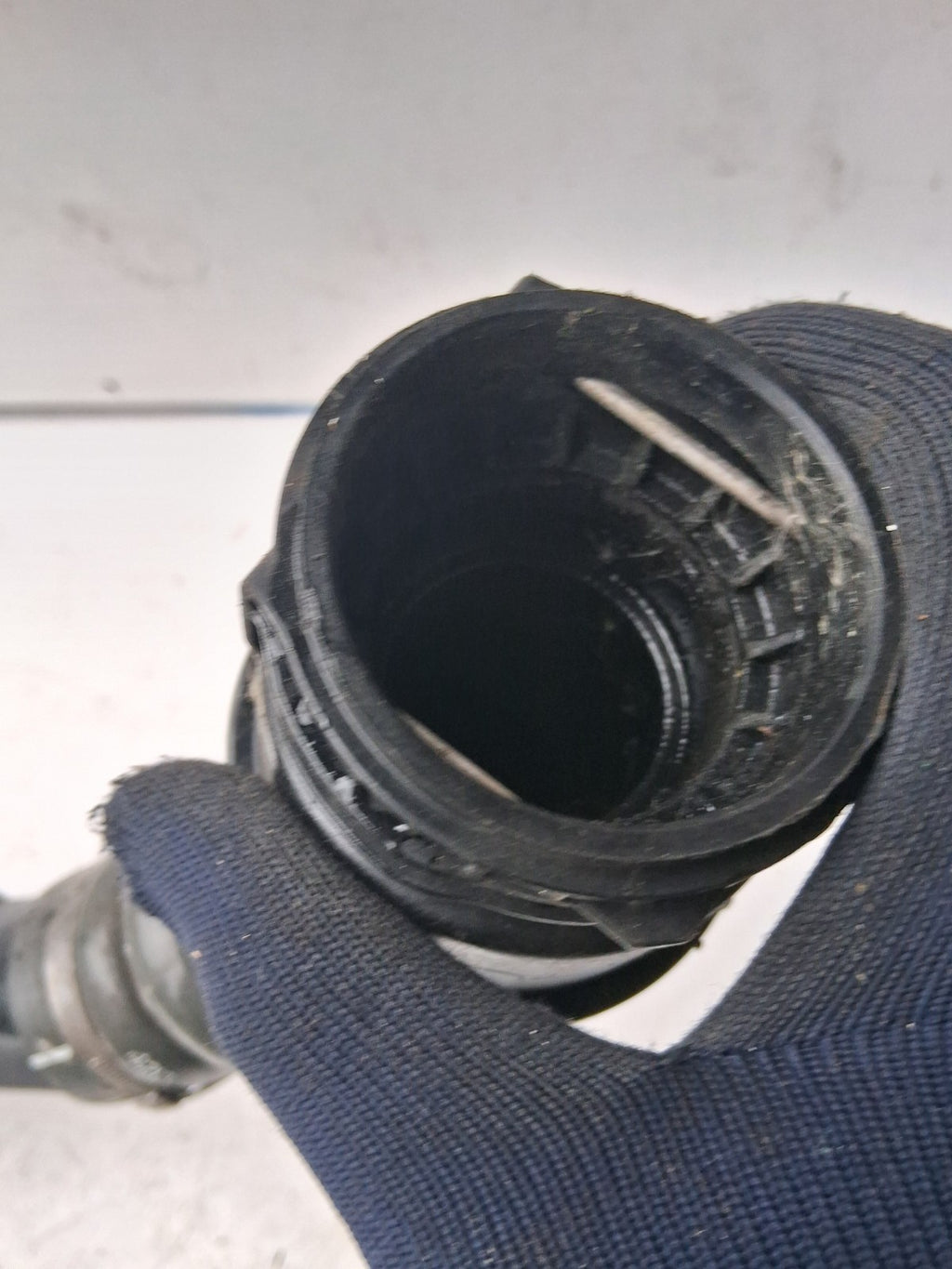 2015 RENAULT CLIO INTERCOOLER HOSE PIPE AIR PIPE 144602760R