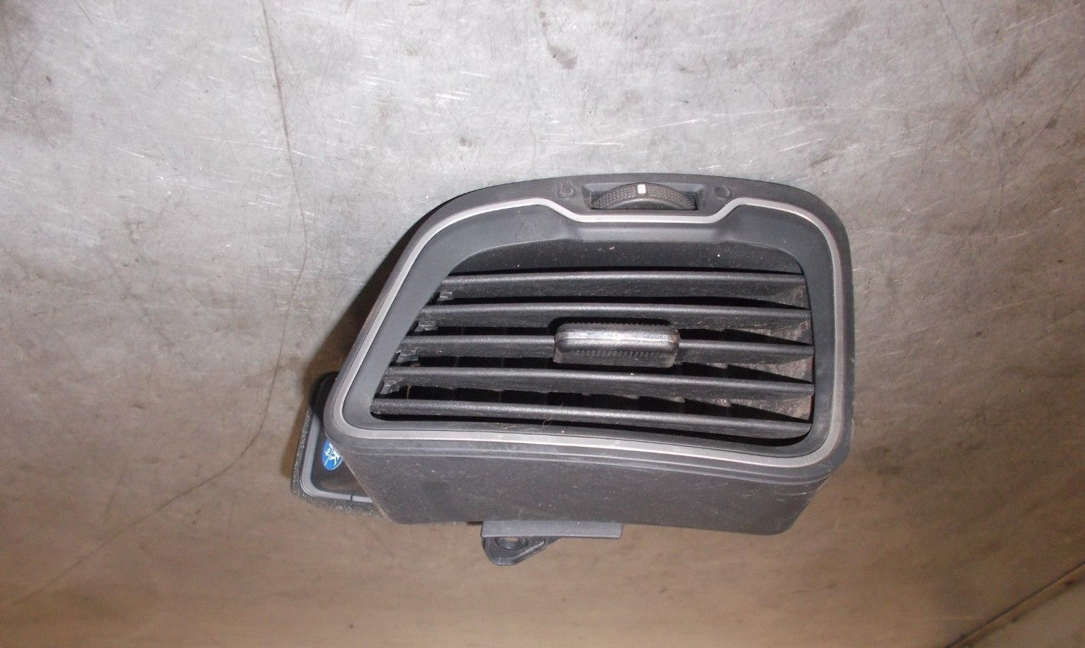 KIA RIO UB 2015 MK3 NS PASSENGER SIDE AIR VENT 974801WAA0